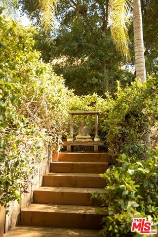 3626 Mandeville Canyon Road, Los Angeles, CA 90049