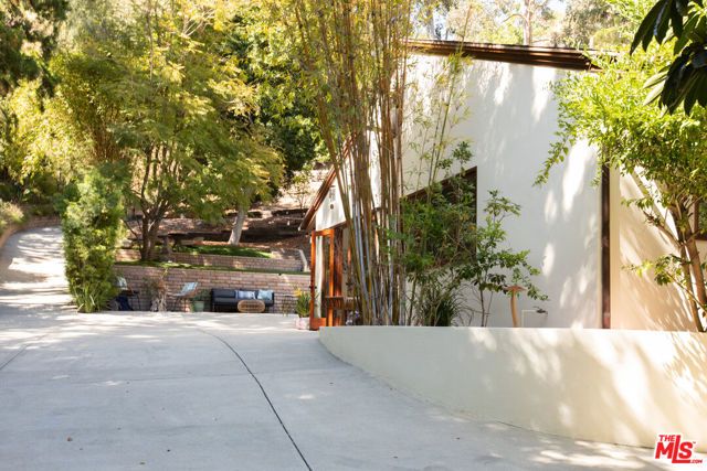 3626 Mandeville Canyon Road, Los Angeles, CA 90049