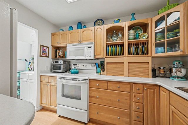 620 Peninsula Court, Ann Arbor, MI 48105