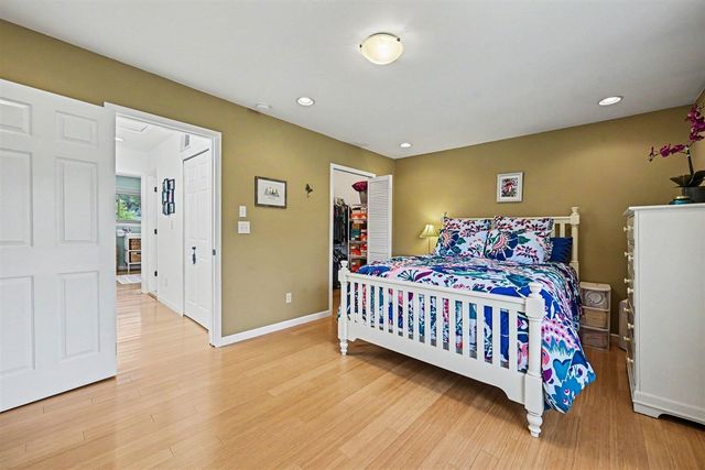 620 Peninsula Court, Ann Arbor, MI 48105