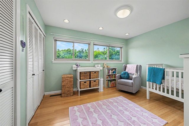 620 Peninsula Court, Ann Arbor, MI 48105