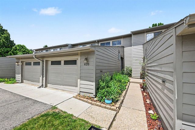 620 Peninsula Court, Ann Arbor, MI 48105