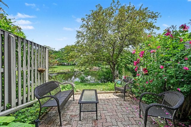 620 Peninsula Court, Ann Arbor, MI 48105