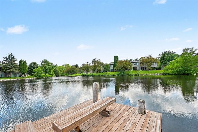 620 Peninsula Court, Ann Arbor, MI 48105