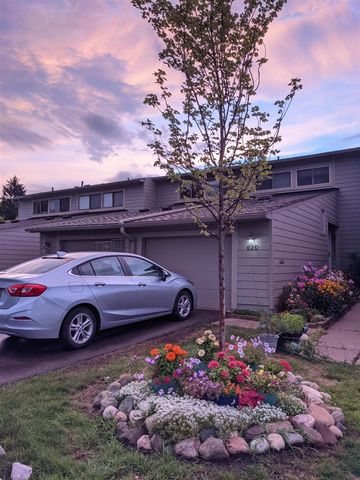 620 Peninsula Court, Ann Arbor, MI 48105