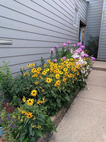 620 Peninsula Court, Ann Arbor, MI 48105