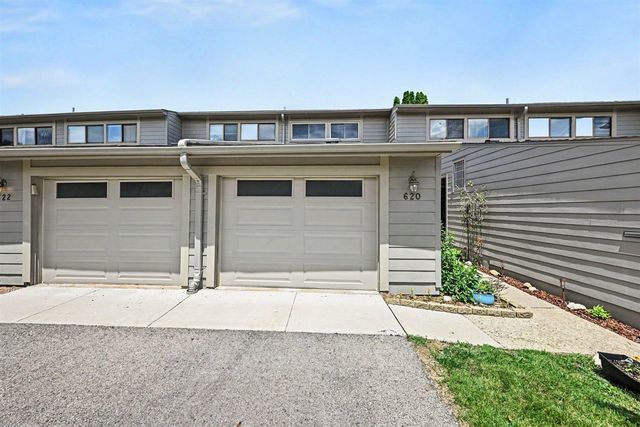 620 Peninsula Court, Ann Arbor, MI 48105