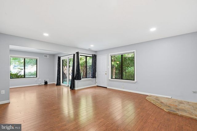 3103 BABASHAW CT, Fairfax, VA 22031