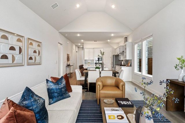 17405 Hattie TRCE, Austin, TX 78738