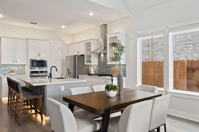 17405 Hattie TRCE, Austin, TX 78738