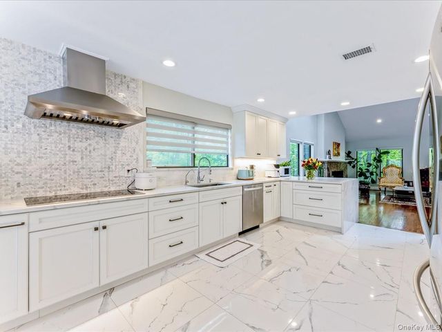 54 Harvard Road 54, Manhasset, NY 11030