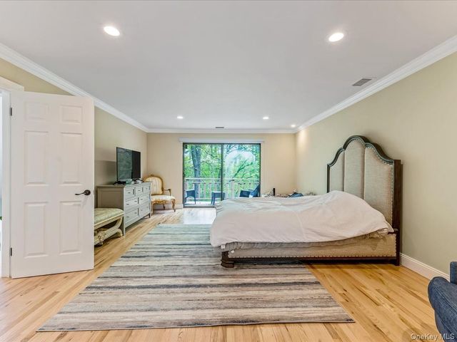 54 Harvard Road 54, Manhasset, NY 11030