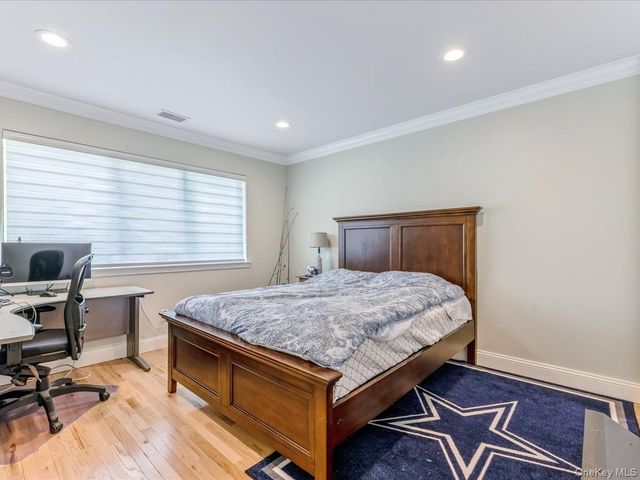 54 Harvard Road 54, Manhasset, NY 11030