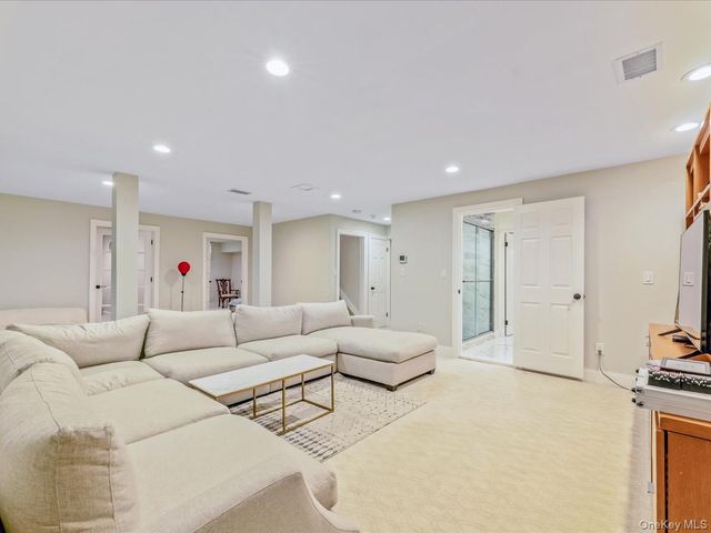 54 Harvard Road 54, Manhasset, NY 11030