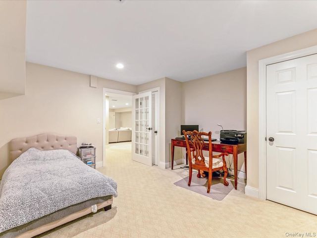 54 Harvard Road 54, Manhasset, NY 11030