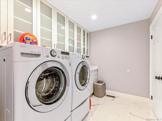 54 Harvard Road 54, Manhasset, NY 11030