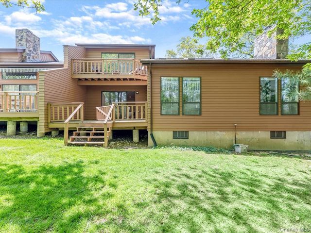 54 Harvard Road 54, Manhasset, NY 11030