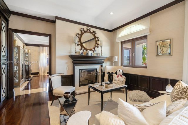 210 Palm Avenue, Miami Beach, FL 33139