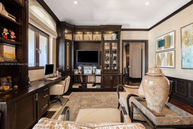 210 Palm Avenue, Miami Beach, FL 33139