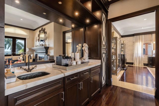 210 Palm Avenue, Miami Beach, FL 33139