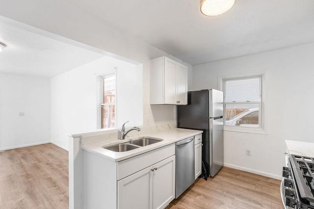 5242 Louisiana Avenue N, Crystal, MN 55428