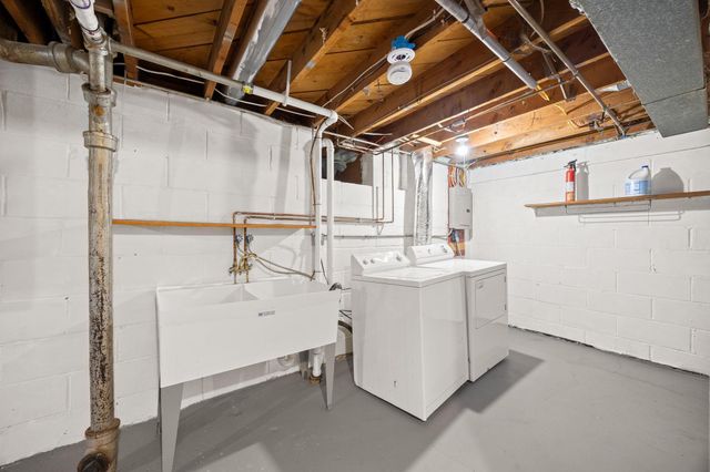 5242 Louisiana Avenue N, Crystal, MN 55428