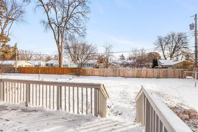 5242 Louisiana Avenue N, Crystal, MN 55428