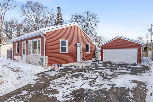 5242 Louisiana Avenue N, Crystal, MN 55428