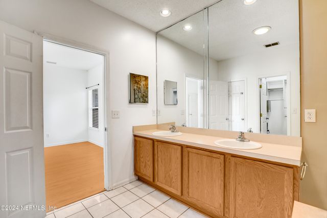 4232 RIPKEN Circle E, Jacksonville, FL 32224