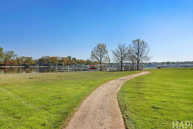 40491 N South Newport Drive, Antioch, IL 60002