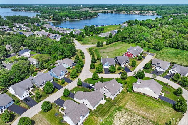 40491 N South Newport Drive, Antioch, IL 60002
