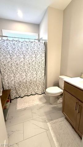 808 Greenfield LN, Chesapeake, VA 23322