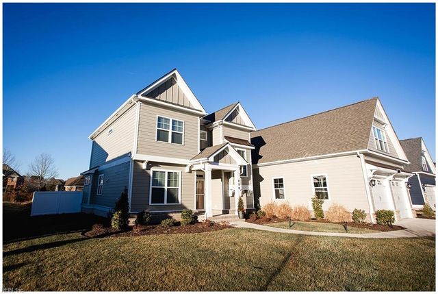 808 Greenfield LN, Chesapeake, VA 23322