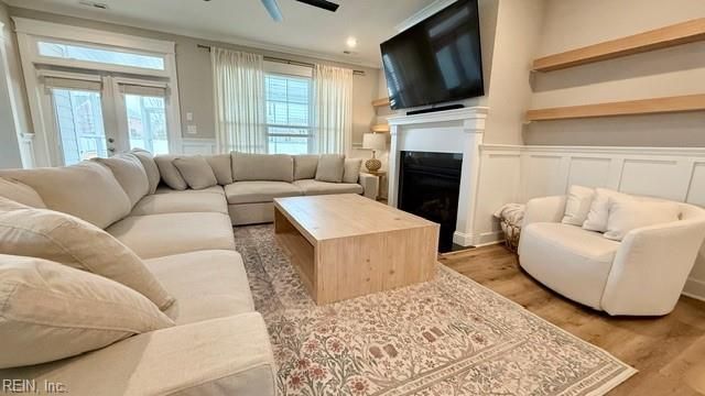 808 Greenfield LN, Chesapeake, VA 23322