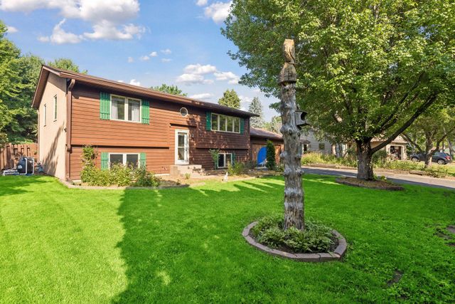 818 Pine Tree Trail, Stillwater, MN 55082