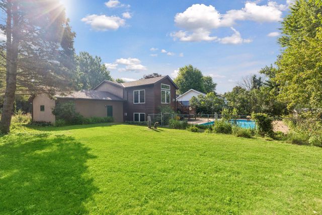 818 Pine Tree Trail, Stillwater, MN 55082