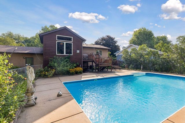 818 Pine Tree Trail, Stillwater, MN 55082