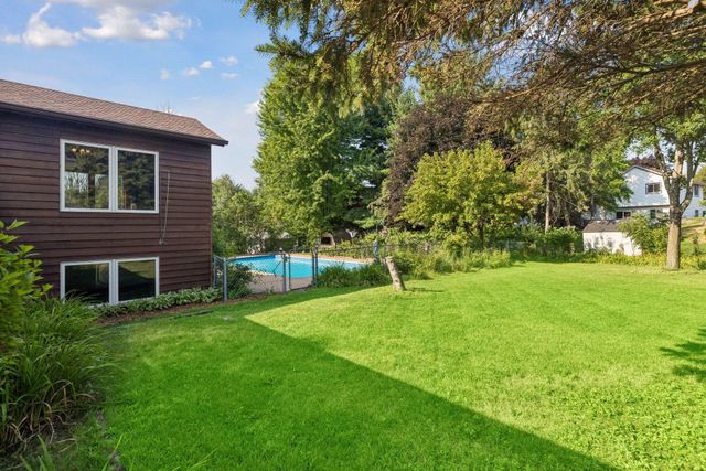 818 Pine Tree Trail, Stillwater, MN 55082