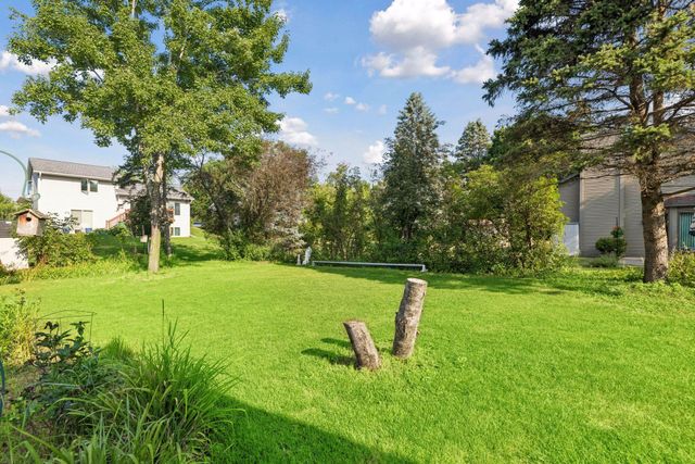 818 Pine Tree Trail, Stillwater, MN 55082