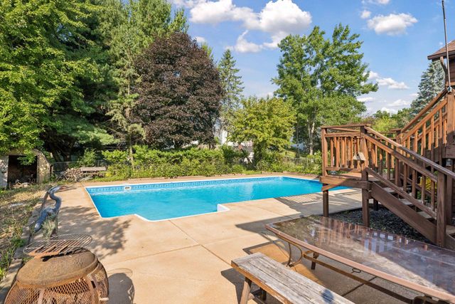 818 Pine Tree Trail, Stillwater, MN 55082
