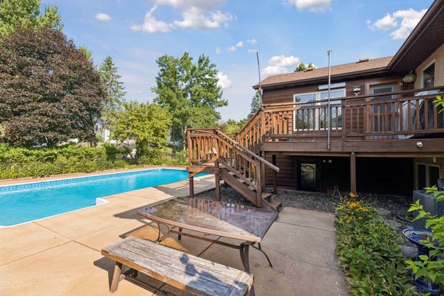 818 Pine Tree Trail, Stillwater, MN 55082