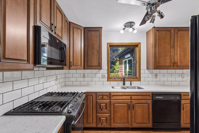 818 Pine Tree Trail, Stillwater, MN 55082
