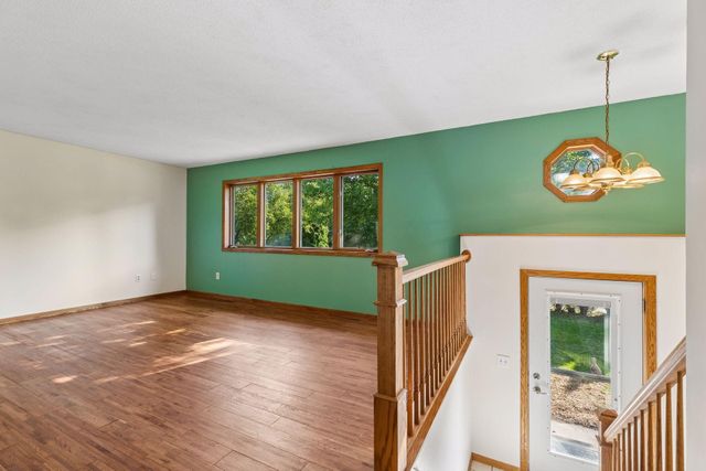818 Pine Tree Trail, Stillwater, MN 55082
