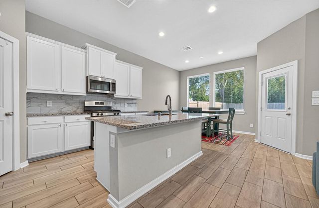2134 Bluegrass Lane, Rosenberg, TX 77469