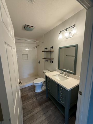 210 Bluff Drive, Livingston, TX 77351