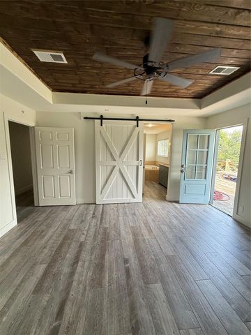 210 Bluff Drive, Livingston, TX 77351