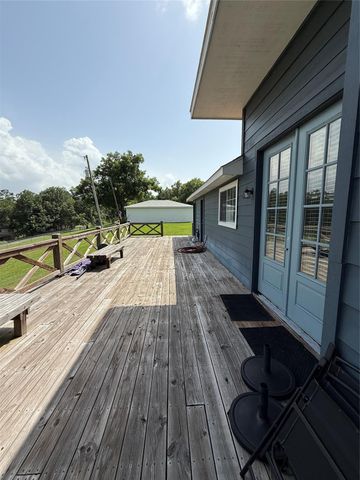 210 Bluff Drive, Livingston, TX 77351