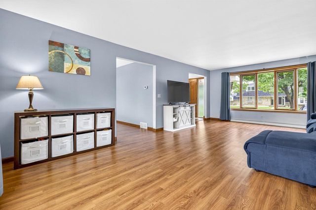 2615 N UNION STREET, Appleton, WI 54911