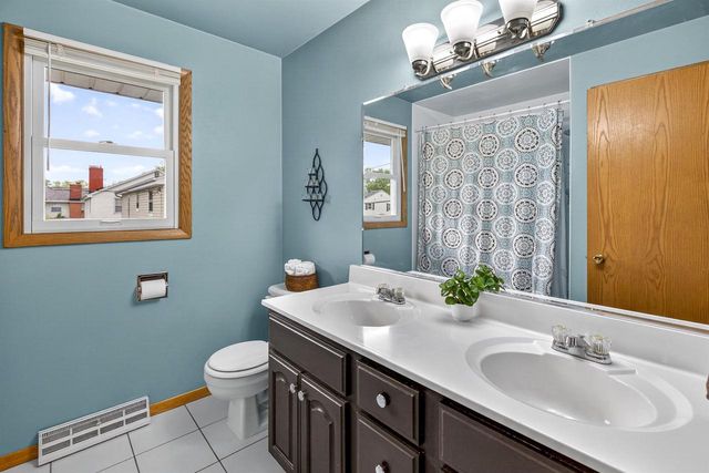 2615 N UNION STREET, Appleton, WI 54911