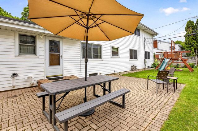2615 N UNION STREET, Appleton, WI 54911